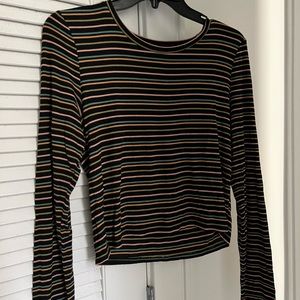 Cropped, long-sleeved top from American Eagle. Size large.
